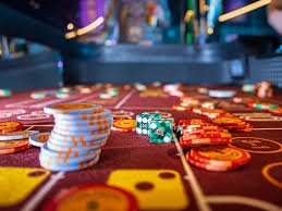 Over Under payout table on mahong showing odds for different threshold levels and bet types
